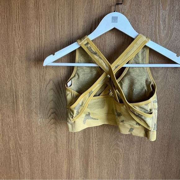 Gymshark Set Size Medium yellow camo leggings & sports bra - Picture 2 of 9